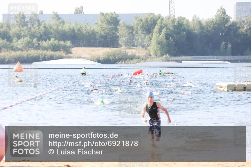 01.09.2024 - 17. Tribühne Triathlon Luisa Fischer http://msf.ph/oto/6921878 01.09.2024 09:28:38 Schwimmen 72, 117 meine-sportfotos.de