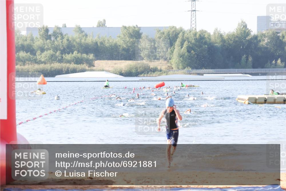 01.09.2024 - 17. Tribühne Triathlon Luisa Fischer http://msf.ph/oto/6921881 01.09.2024 09:28:38 Schwimmen 72, 117 meine-sportfotos.de