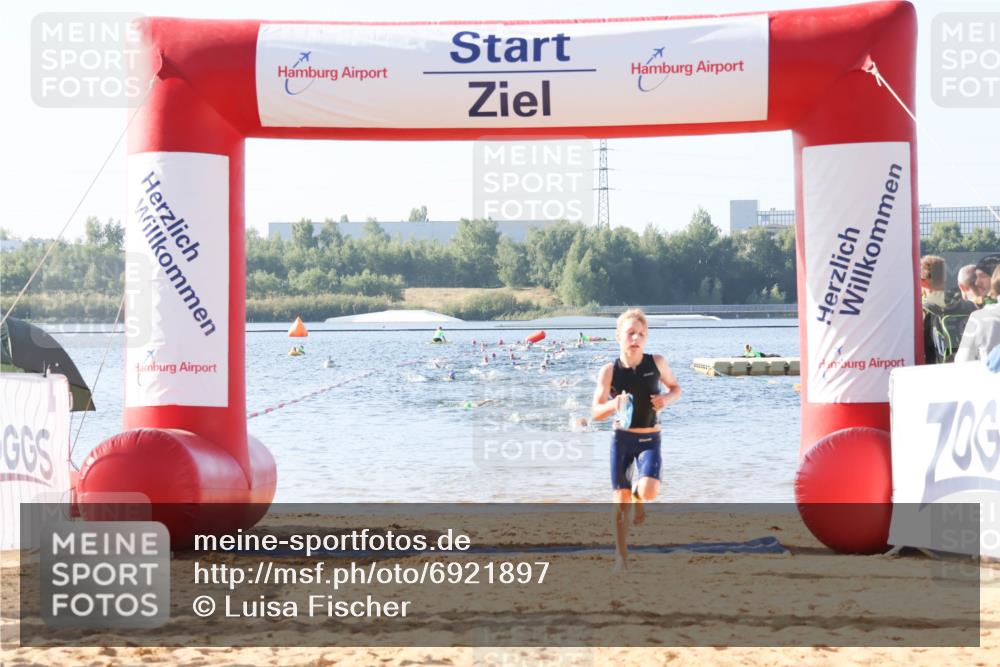 01.09.2024 - 17. Tribühne Triathlon Luisa Fischer http://msf.ph/oto/6921897 01.09.2024 09:28:41 Schwimmen 72, 117 meine-sportfotos.de