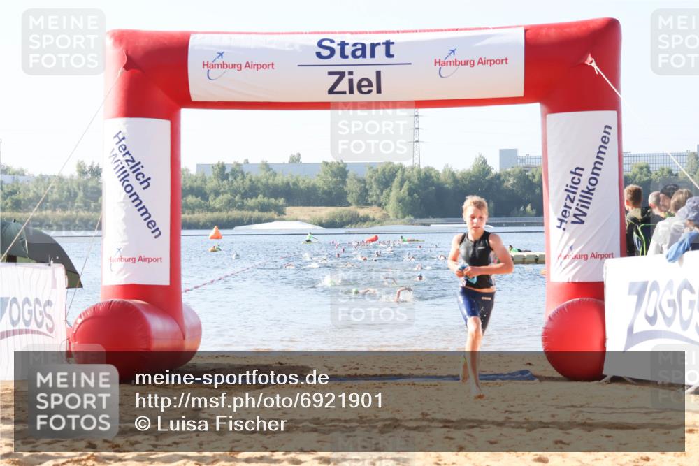 01.09.2024 - 17. Tribühne Triathlon Luisa Fischer http://msf.ph/oto/6921901 01.09.2024 09:28:41 Schwimmen 72, 117 meine-sportfotos.de