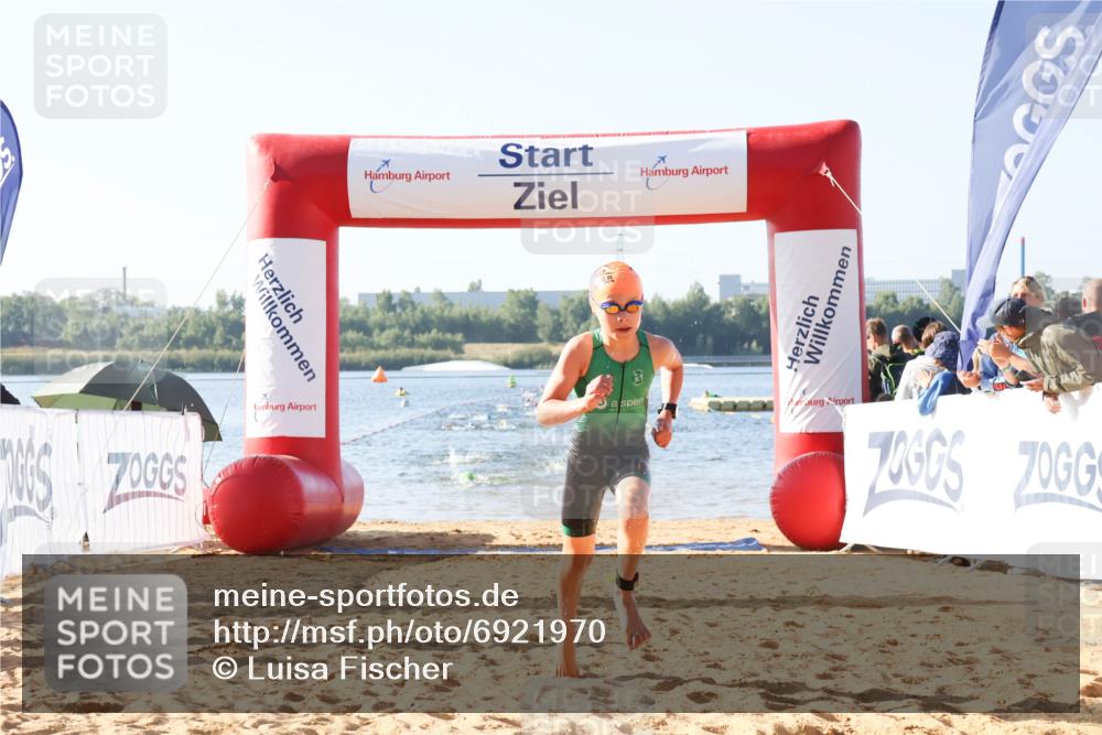 01.09.2024 - 17. Tribühne Triathlon Luisa Fischer http://msf.ph/oto/6921970 01.09.2024 09:28:56 Schwimmen 57, 134 meine-sportfotos.de