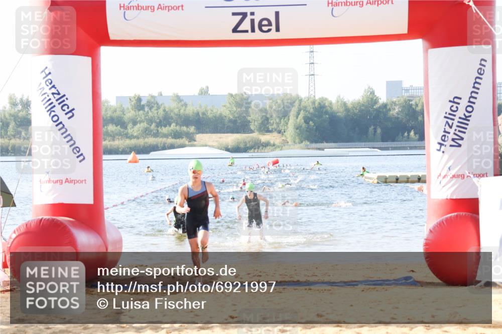 01.09.2024 - 17. Tribühne Triathlon Luisa Fischer http://msf.ph/oto/6921997 01.09.2024 09:29:03 Schwimmen 57, 94, 111, 134 meine-sportfotos.de