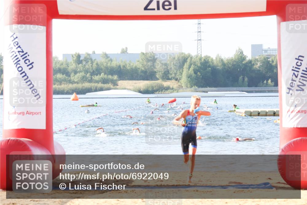 01.09.2024 - 17. Tribühne Triathlon Luisa Fischer http://msf.ph/oto/6922049 01.09.2024 09:29:12 Schwimmen 94, 111, 134, 135 meine-sportfotos.de