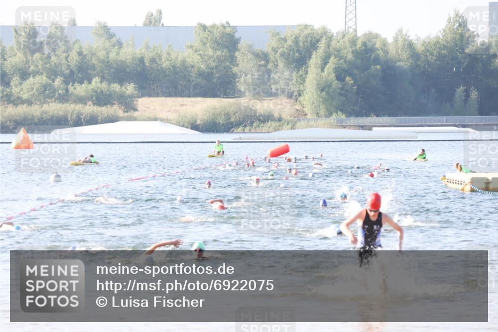 01.09.2024 - 17. Tribühne Triathlon Luisa Fischer http://msf.ph/oto/6922075 01.09.2024 09:29:20 Schwimmen 114, 135 meine-sportfotos.de