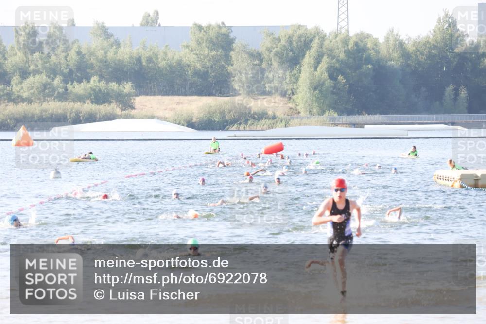 01.09.2024 - 17. Tribühne Triathlon Luisa Fischer http://msf.ph/oto/6922078 01.09.2024 09:29:20 Schwimmen 114, 135 meine-sportfotos.de