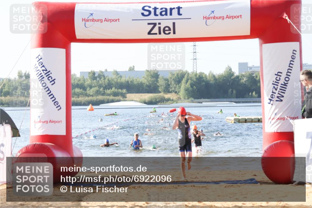 01.09.2024 - 17. Tribühne Triathlon Luisa Fischer http://msf.ph/oto/6922096 01.09.2024 09:29:23 Schwimmen 71, 89, 114, 135 meine-sportfotos.de