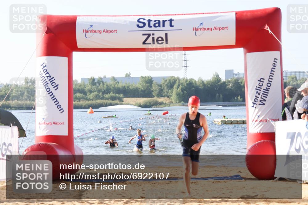 01.09.2024 - 17. Tribühne Triathlon Luisa Fischer http://msf.ph/oto/6922107 01.09.2024 09:29:25 Schwimmen 71, 89, 114, 131 meine-sportfotos.de