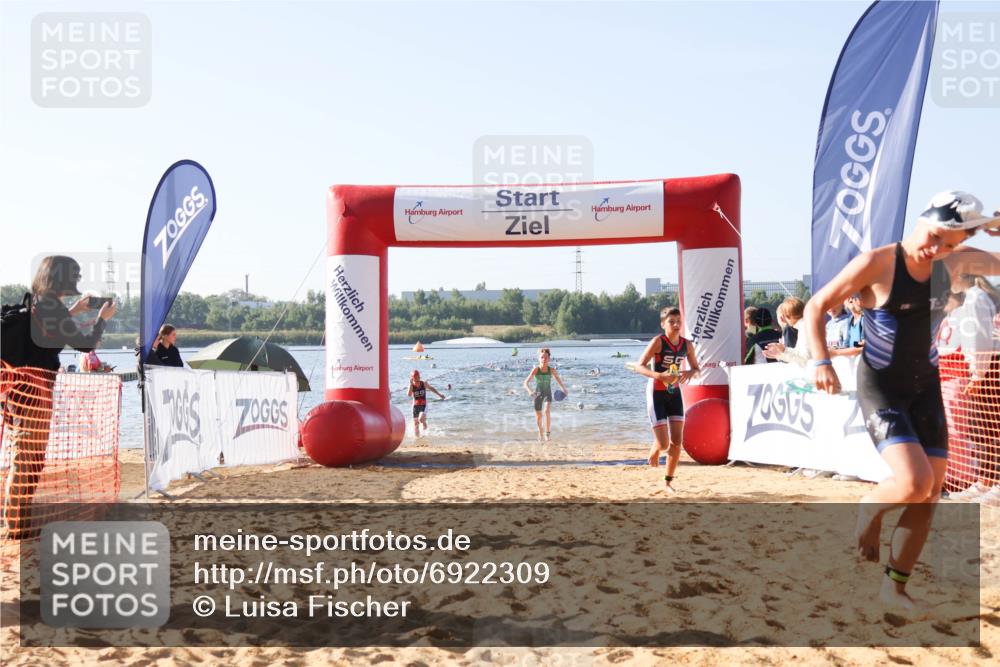 01.09.2024 - 17. Tribühne Triathlon Luisa Fischer http://msf.ph/oto/6922309 01.09.2024 09:29:59 Schwimmen 62, 66, 84, 90, 106, 110, 125 meine-sportfotos.de