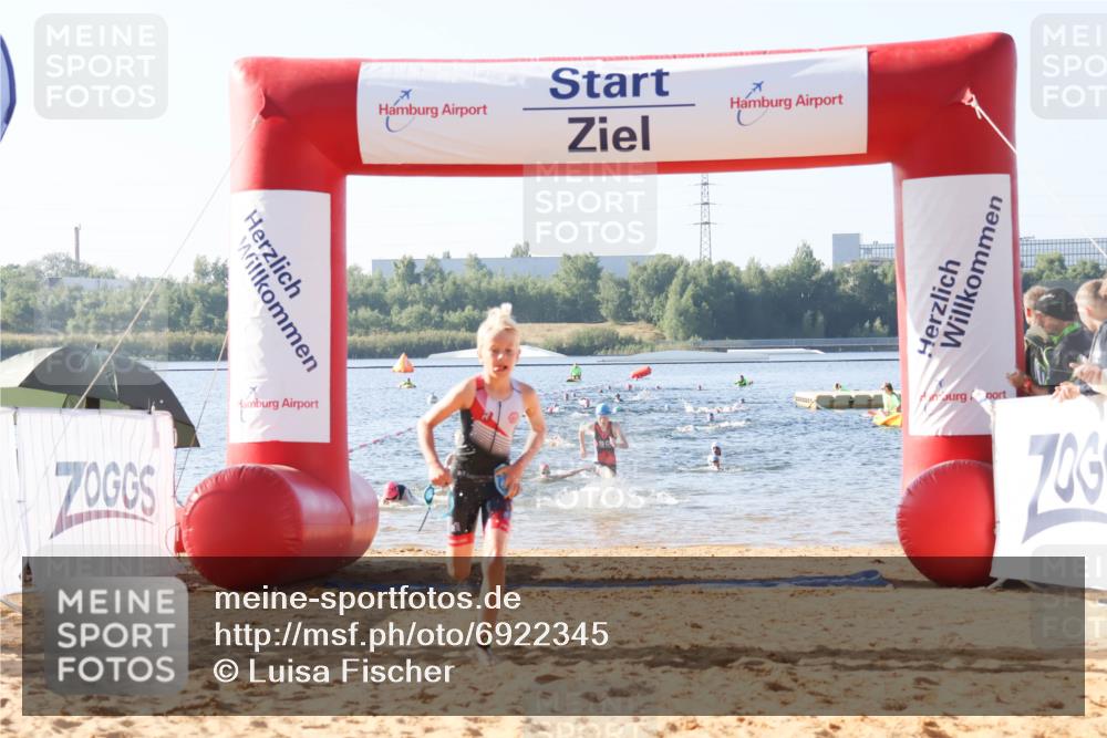 01.09.2024 - 17. Tribühne Triathlon Luisa Fischer http://msf.ph/oto/6922345 01.09.2024 09:30:10 Schwimmen 62, 65, 68, 79, 84, 103, 125 meine-sportfotos.de