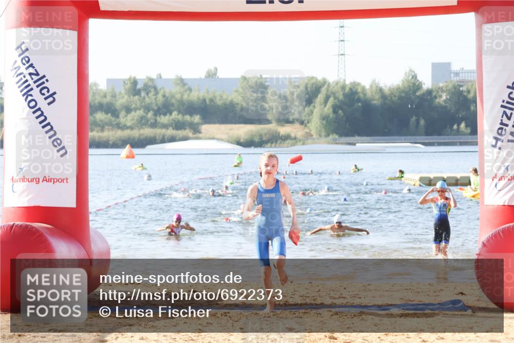 01.09.2024 - 17. Tribühne Triathlon Luisa Fischer http://msf.ph/oto/6922373 01.09.2024 09:30:21 Schwimmen 65, 68, 96, 103, 112 meine-sportfotos.de