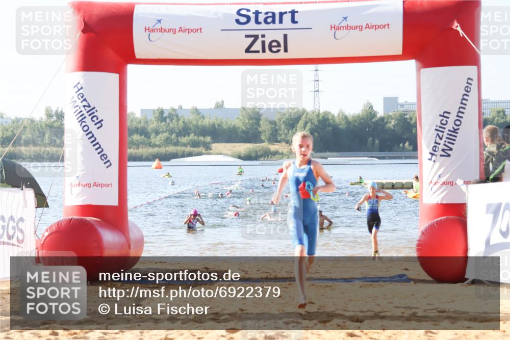 01.09.2024 - 17. Tribühne Triathlon Luisa Fischer http://msf.ph/oto/6922379 01.09.2024 09:30:22 Schwimmen 65, 68, 96, 103, 112, 127 meine-sportfotos.de