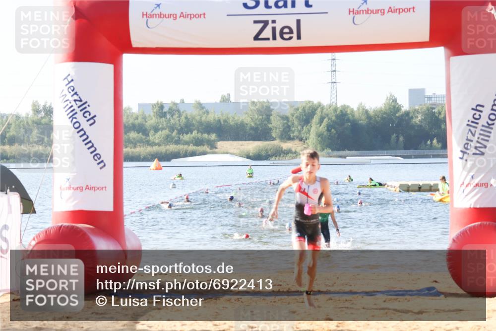 01.09.2024 - 17. Tribühne Triathlon Luisa Fischer http://msf.ph/oto/6922413 01.09.2024 09:30:32 Schwimmen 63, 96, 124, 127 meine-sportfotos.de