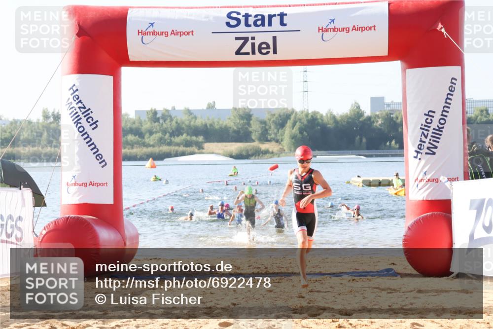 01.09.2024 - 17. Tribühne Triathlon Luisa Fischer http://msf.ph/oto/6922478 01.09.2024 09:30:55 Schwimmen 70, 83, 88, 92, 99, 100, 113, 136 meine-sportfotos.de