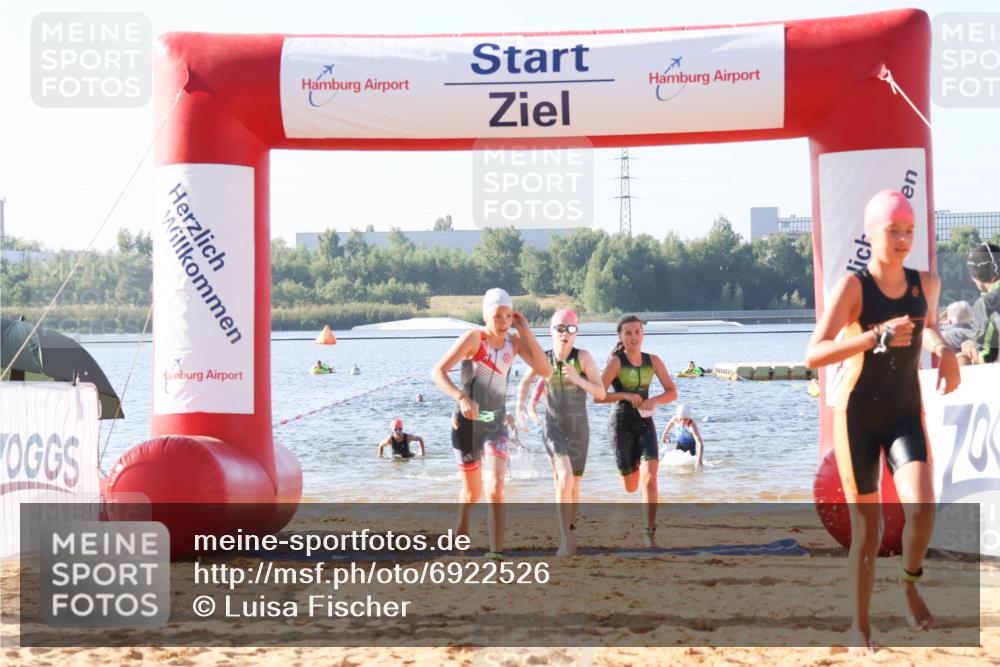 01.09.2024 - 17. Tribühne Triathlon Luisa Fischer http://msf.ph/oto/6922526 01.09.2024 09:31:08 Schwimmen 58, 70, 75, 77, 78, 81, 86, 92, 104, 113, 128, 129, 136 meine-sportfotos.de
