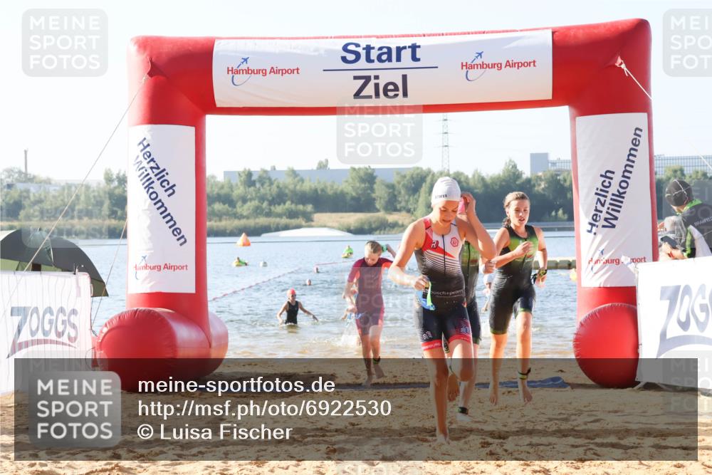 01.09.2024 - 17. Tribühne Triathlon Luisa Fischer http://msf.ph/oto/6922530 01.09.2024 09:31:09 Schwimmen 58, 70, 75, 77, 78, 81, 86, 92, 104, 113, 128, 129, 136 meine-sportfotos.de
