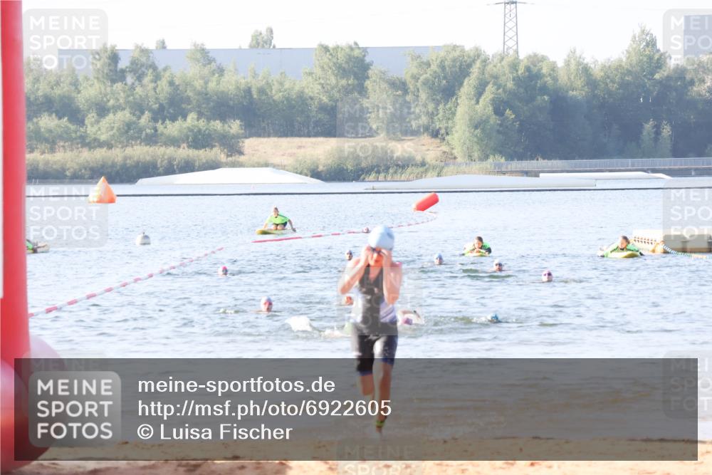 01.09.2024 - 17. Tribühne Triathlon Luisa Fischer http://msf.ph/oto/6922605 01.09.2024 09:31:29 Schwimmen 87, 122 meine-sportfotos.de