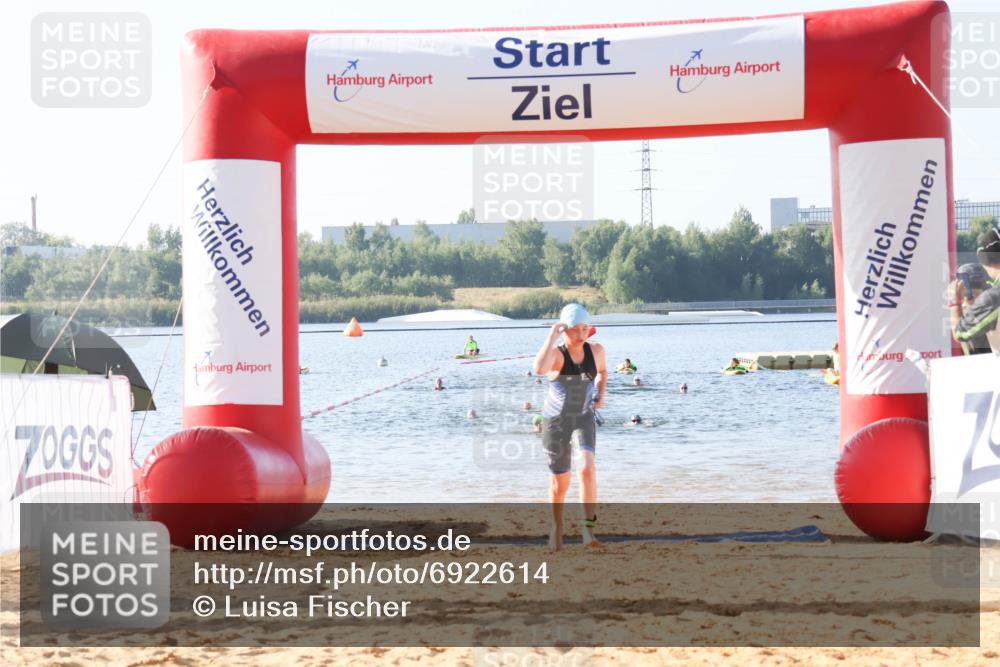 01.09.2024 - 17. Tribühne Triathlon Luisa Fischer http://msf.ph/oto/6922614 01.09.2024 09:31:32 Schwimmen 122 meine-sportfotos.de