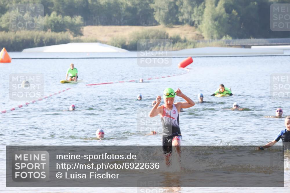 01.09.2024 - 17. Tribühne Triathlon Luisa Fischer http://msf.ph/oto/6922636 01.09.2024 09:31:41 Schwimmen 91, 116, 121, 122 meine-sportfotos.de