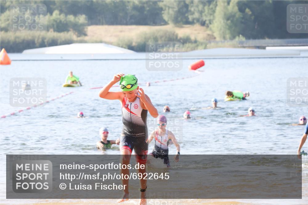 01.09.2024 - 17. Tribühne Triathlon Luisa Fischer http://msf.ph/oto/6922645 01.09.2024 09:31:43 Schwimmen 91, 116, 121 meine-sportfotos.de