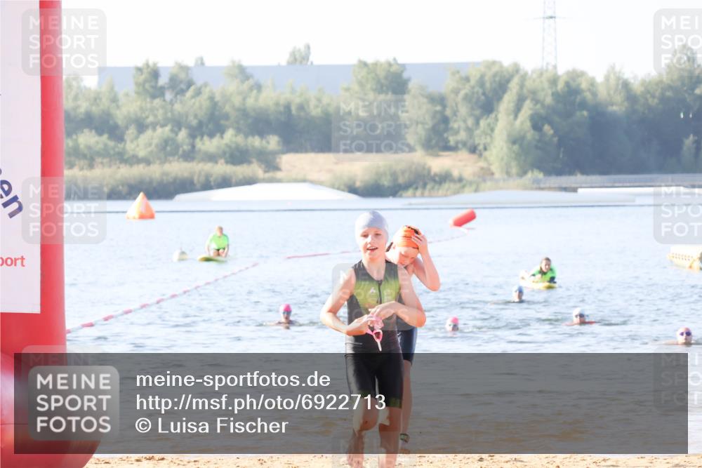 01.09.2024 - 17. Tribühne Triathlon Luisa Fischer http://msf.ph/oto/6922713 01.09.2024 09:31:57 Schwimmen 102, 116, 121, 123 meine-sportfotos.de
