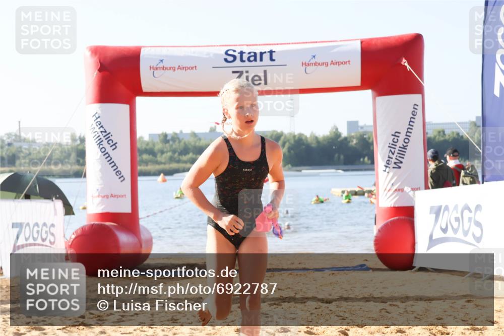 01.09.2024 - 17. Tribühne Triathlon Luisa Fischer http://msf.ph/oto/6922787 01.09.2024 09:32:16 Schwimmen 95 meine-sportfotos.de