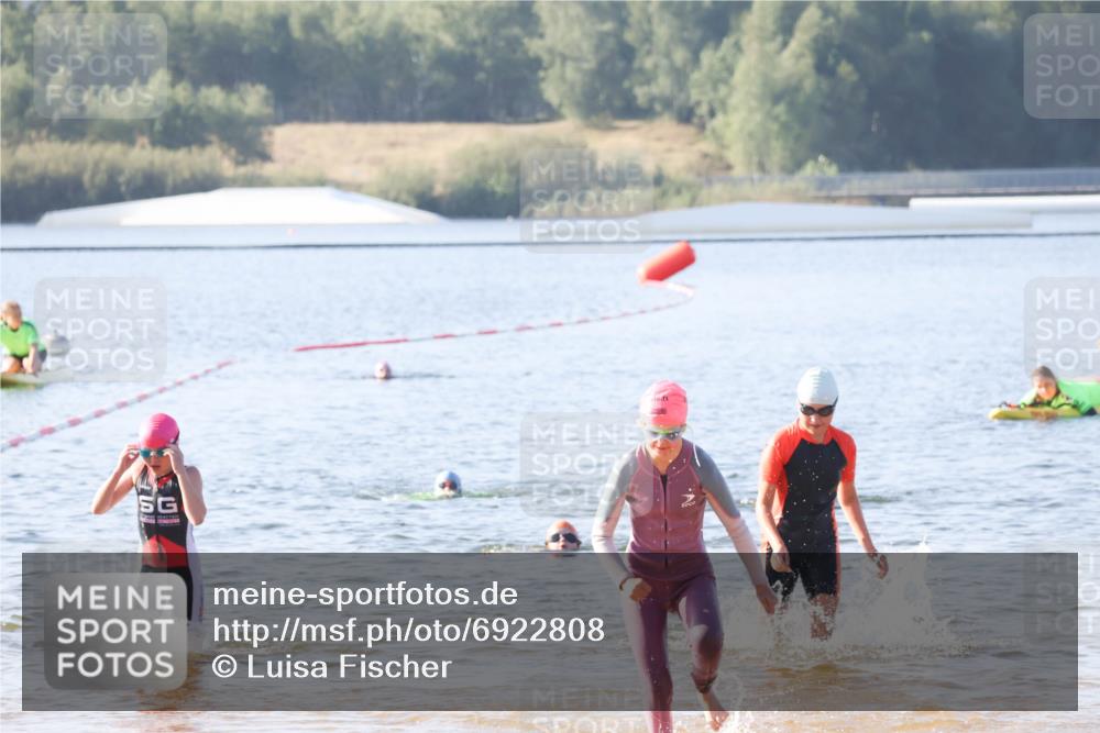 01.09.2024 - 17. Tribühne Triathlon Luisa Fischer http://msf.ph/oto/6922808 01.09.2024 09:32:23 Schwimmen 59, 74, 95, 126 meine-sportfotos.de