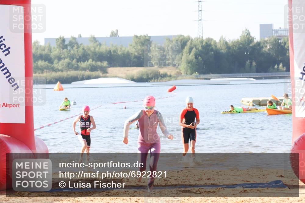 01.09.2024 - 17. Tribühne Triathlon Luisa Fischer http://msf.ph/oto/6922821 01.09.2024 09:32:26 Schwimmen 59, 74, 126 meine-sportfotos.de