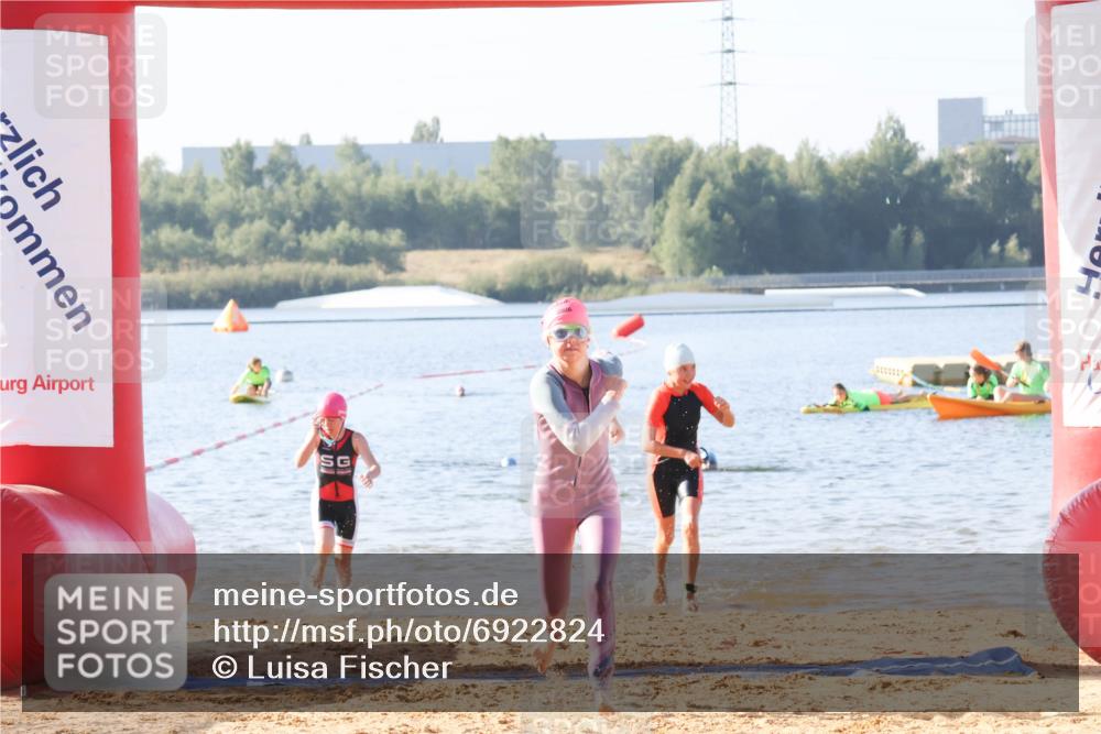 01.09.2024 - 17. Tribühne Triathlon Luisa Fischer http://msf.ph/oto/6922824 01.09.2024 09:32:27 Schwimmen 59, 74, 126 meine-sportfotos.de