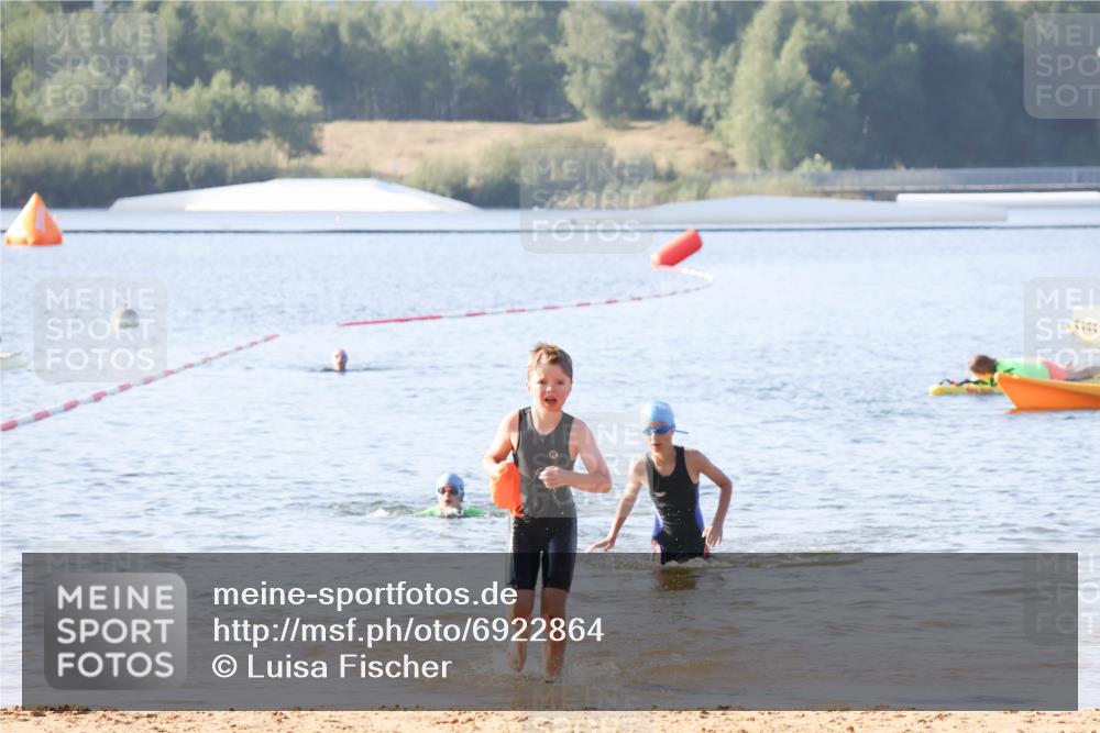 01.09.2024 - 17. Tribühne Triathlon Luisa Fischer http://msf.ph/oto/6922864 01.09.2024 09:32:39 Schwimmen 69, 74, 80, 126 meine-sportfotos.de