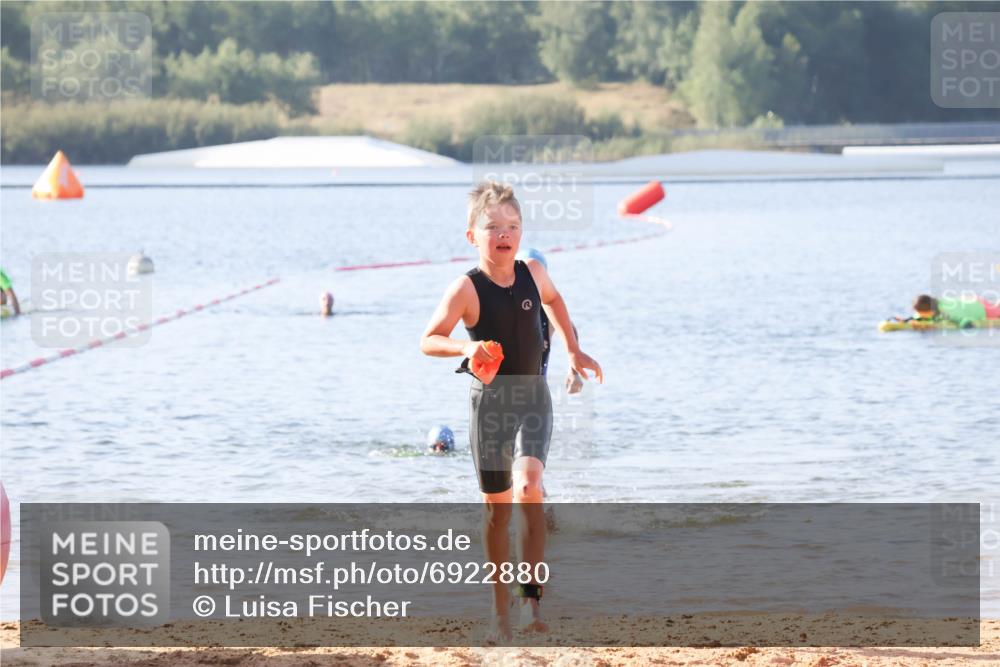 01.09.2024 - 17. Tribühne Triathlon Luisa Fischer http://msf.ph/oto/6922880 01.09.2024 09:32:42 Schwimmen 69, 80 meine-sportfotos.de
