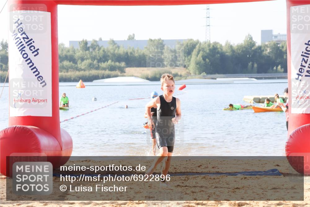 01.09.2024 - 17. Tribühne Triathlon Luisa Fischer http://msf.ph/oto/6922896 01.09.2024 09:32:44 Schwimmen 69, 80 meine-sportfotos.de