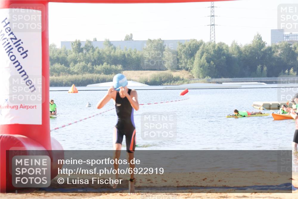 01.09.2024 - 17. Tribühne Triathlon Luisa Fischer http://msf.ph/oto/6922919 01.09.2024 09:32:47 Schwimmen 69, 80 meine-sportfotos.de