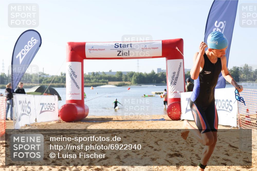01.09.2024 - 17. Tribühne Triathlon Luisa Fischer http://msf.ph/oto/6922940 01.09.2024 09:32:51 Schwimmen 69, 80, 120 meine-sportfotos.de