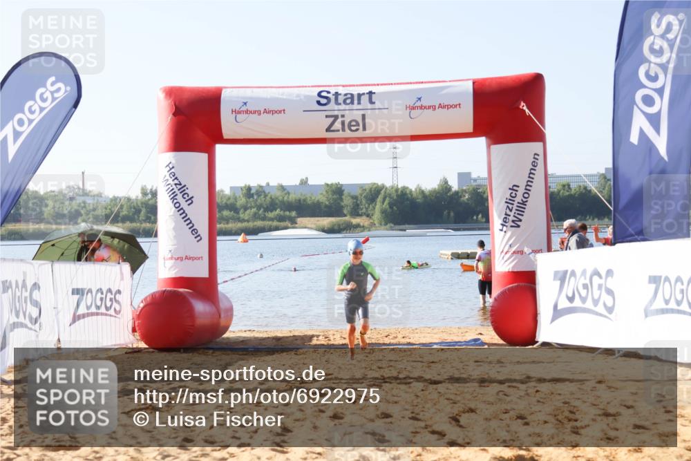 01.09.2024 - 17. Tribühne Triathlon Luisa Fischer http://msf.ph/oto/6922975 01.09.2024 09:32:59 Schwimmen 120 meine-sportfotos.de