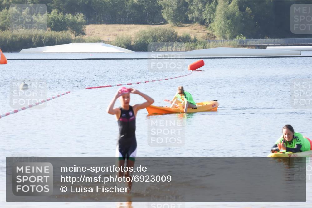 01.09.2024 - 17. Tribühne Triathlon Luisa Fischer http://msf.ph/oto/6923009 01.09.2024 09:33:57 Schwimmen 101 meine-sportfotos.de