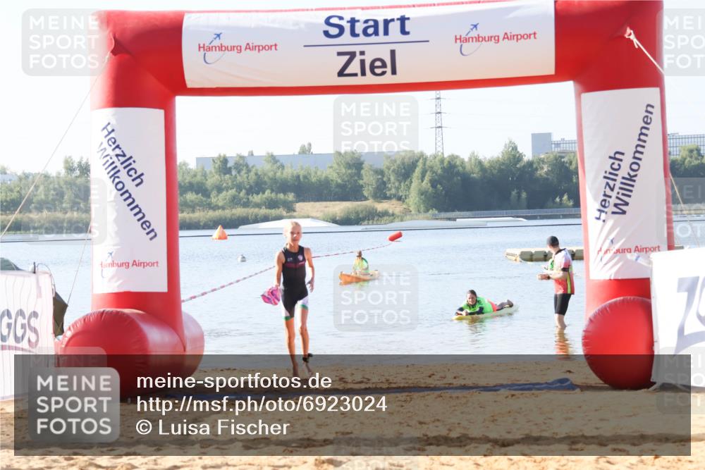 01.09.2024 - 17. Tribühne Triathlon Luisa Fischer http://msf.ph/oto/6923024 01.09.2024 09:34:00 Schwimmen 101 meine-sportfotos.de