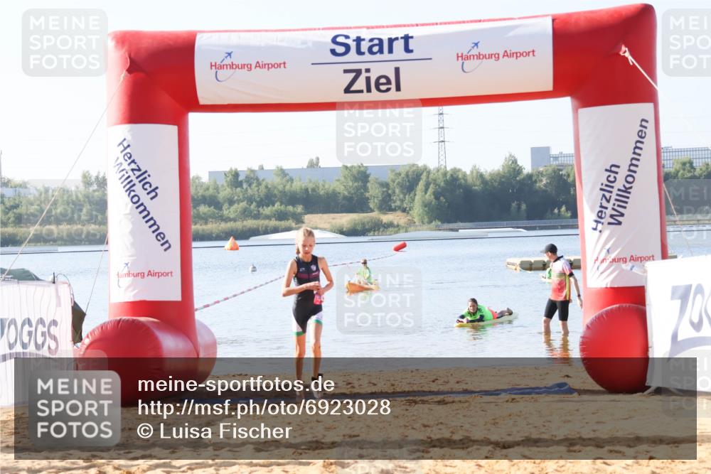 01.09.2024 - 17. Tribühne Triathlon Luisa Fischer http://msf.ph/oto/6923028 01.09.2024 09:34:01 Schwimmen 101 meine-sportfotos.de
