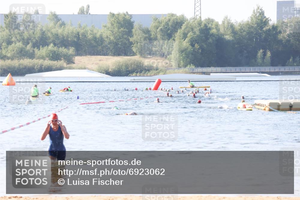 01.09.2024 - 17. Tribühne Triathlon Luisa Fischer http://msf.ph/oto/6923062 01.09.2024 10:03:12 Schwimmen  meine-sportfotos.de