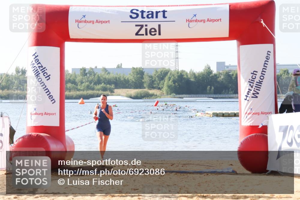 01.09.2024 - 17. Tribühne Triathlon Luisa Fischer http://msf.ph/oto/6923086 01.09.2024 10:03:20 Schwimmen 146 meine-sportfotos.de