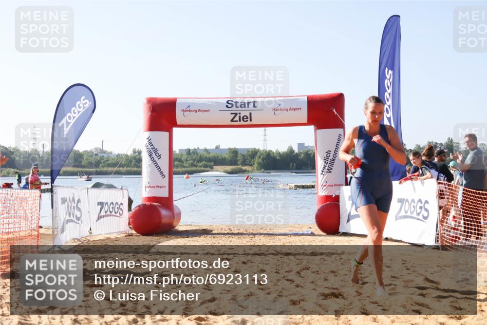 01.09.2024 - 17. Tribühne Triathlon Luisa Fischer http://msf.ph/oto/6923113 01.09.2024 10:03:26 Schwimmen 146 meine-sportfotos.de