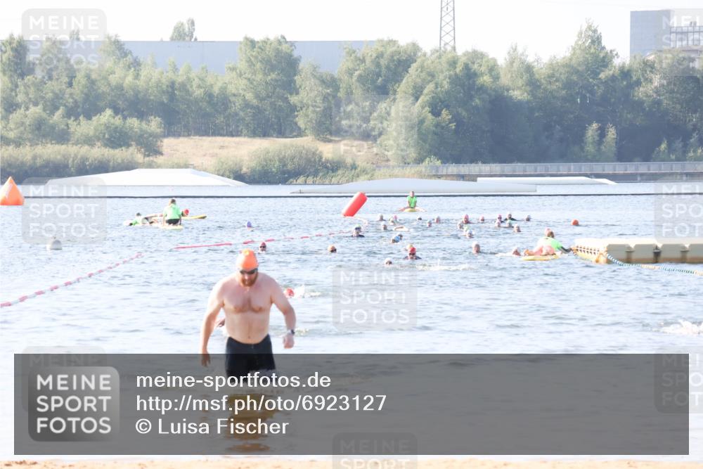 01.09.2024 - 17. Tribühne Triathlon Luisa Fischer http://msf.ph/oto/6923127 01.09.2024 10:03:54 Schwimmen 155 meine-sportfotos.de