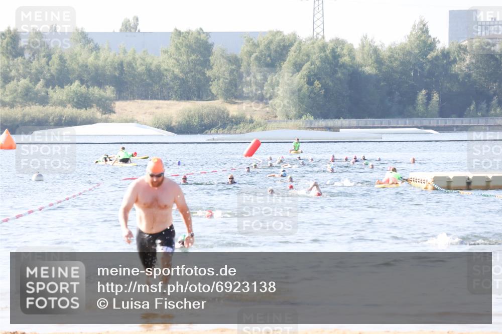 01.09.2024 - 17. Tribühne Triathlon Luisa Fischer http://msf.ph/oto/6923138 01.09.2024 10:03:56 Schwimmen 155 meine-sportfotos.de