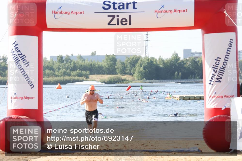 01.09.2024 - 17. Tribühne Triathlon Luisa Fischer http://msf.ph/oto/6923147 01.09.2024 10:03:57 Schwimmen 155 meine-sportfotos.de