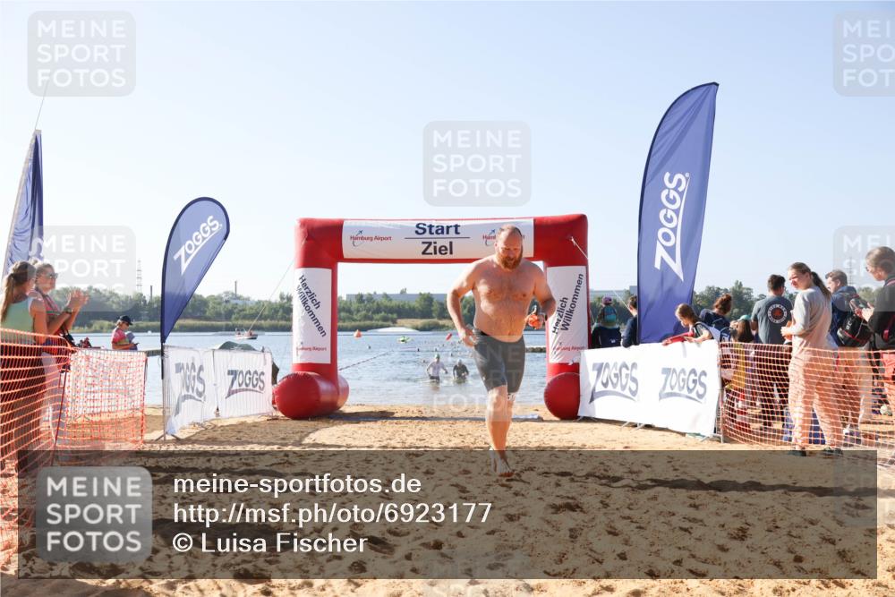 01.09.2024 - 17. Tribühne Triathlon Luisa Fischer http://msf.ph/oto/6923177 01.09.2024 10:04:03 Schwimmen 155, 1075 meine-sportfotos.de