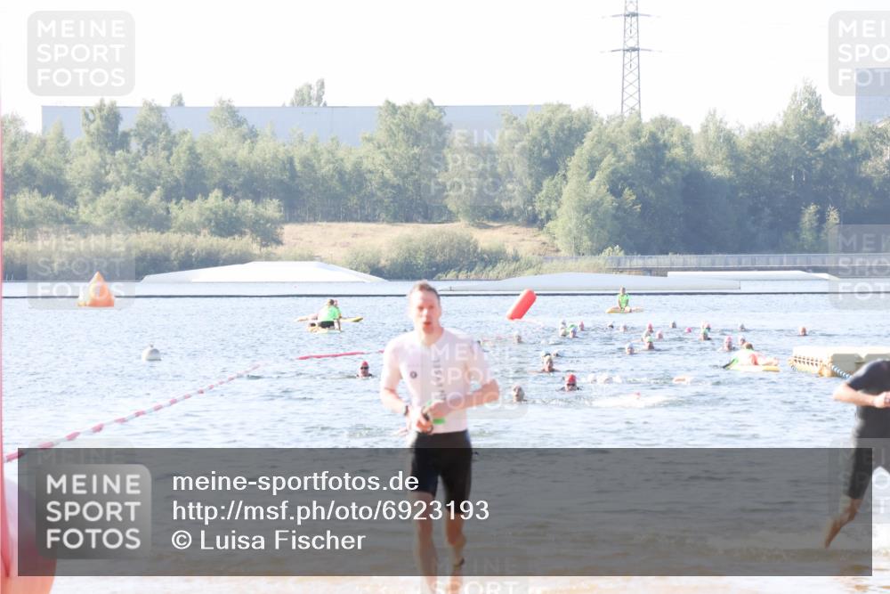 01.09.2024 - 17. Tribühne Triathlon Luisa Fischer http://msf.ph/oto/6923193 01.09.2024 10:04:08 Schwimmen 153, 155, 1075 meine-sportfotos.de