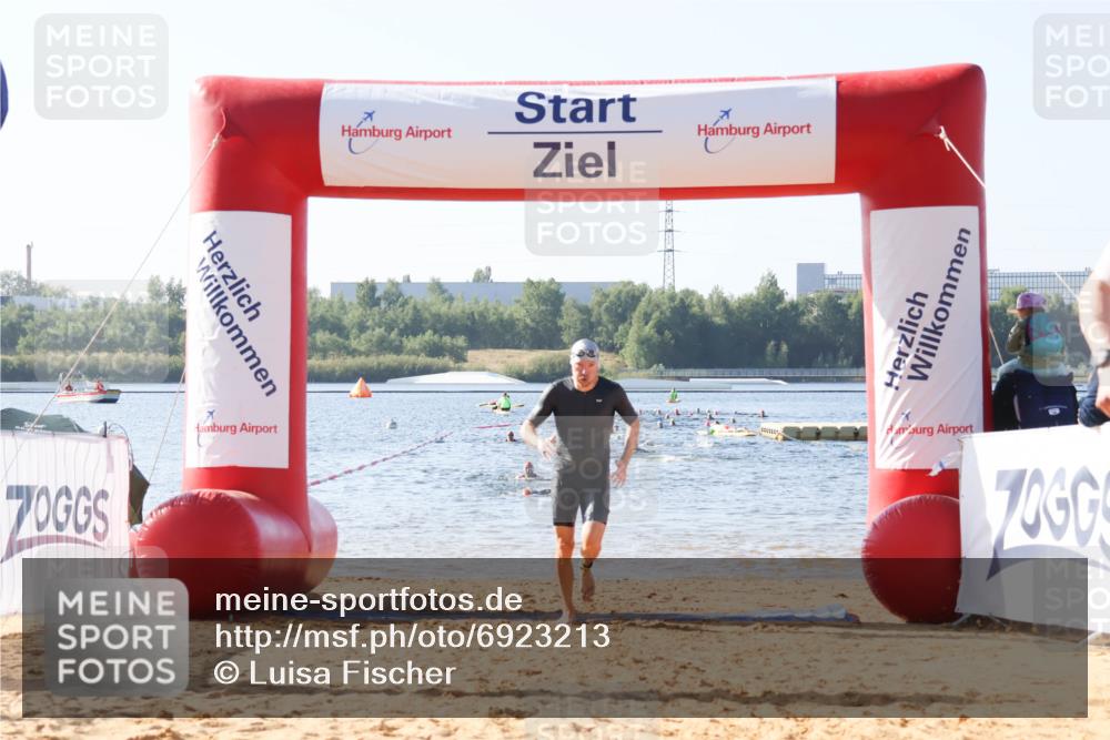01.09.2024 - 17. Tribühne Triathlon Luisa Fischer http://msf.ph/oto/6923213 01.09.2024 10:04:12 Schwimmen 153, 1075 meine-sportfotos.de