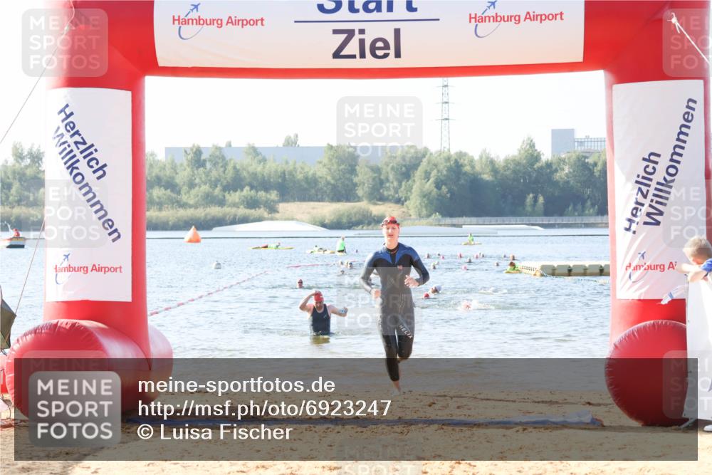 01.09.2024 - 17. Tribühne Triathlon Luisa Fischer http://msf.ph/oto/6923247 01.09.2024 10:04:26 Schwimmen 1069 meine-sportfotos.de