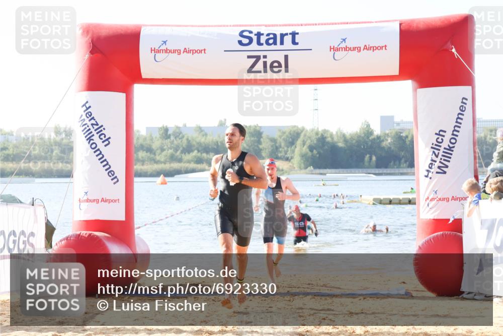 01.09.2024 - 17. Tribühne Triathlon Luisa Fischer http://msf.ph/oto/6923330 01.09.2024 10:04:50 Schwimmen 140, 143, 1062 meine-sportfotos.de