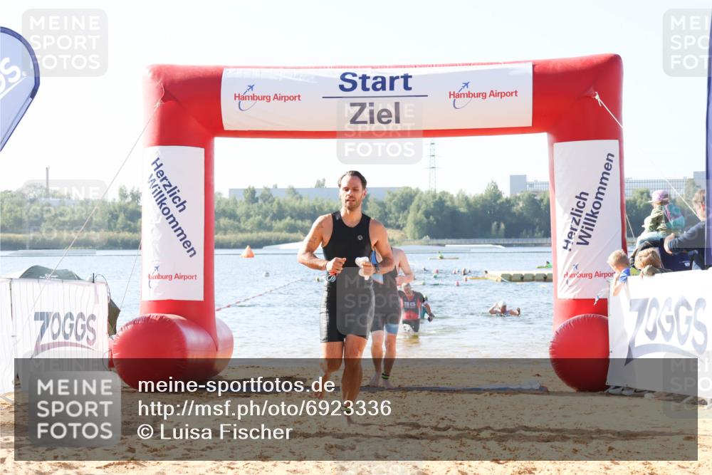 01.09.2024 - 17. Tribühne Triathlon Luisa Fischer http://msf.ph/oto/6923336 01.09.2024 10:04:50 Schwimmen 140, 143, 1062 meine-sportfotos.de