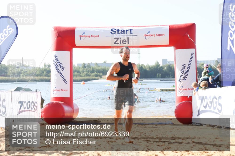 01.09.2024 - 17. Tribühne Triathlon Luisa Fischer http://msf.ph/oto/6923339 01.09.2024 10:04:51 Schwimmen 140, 143, 1062 meine-sportfotos.de